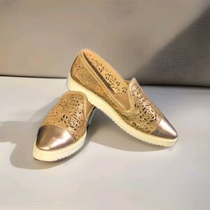 Karl Kagerfeld Gold Loafers Perforated Flower Leather Women Size 7.5M